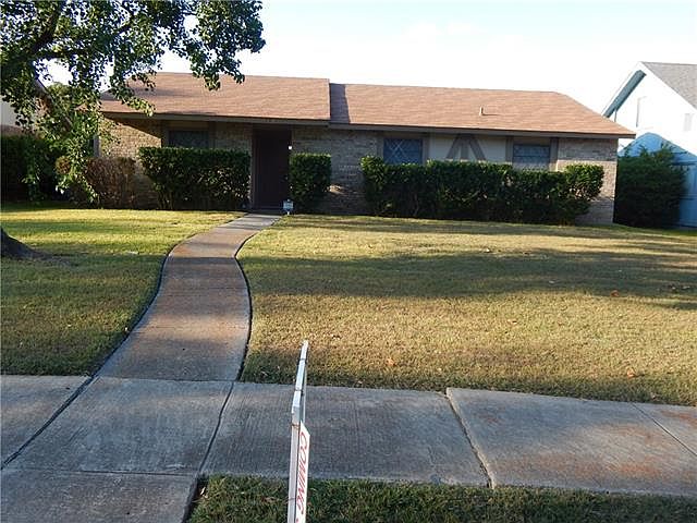 1st image of 2913 Carnaby Ln