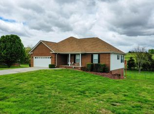 1646 Sams Dr, Dandridge, TN 37725