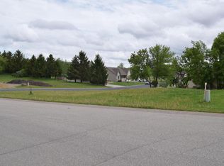 206 10th St, Goodhue, MN 55027