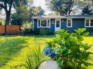 1308 Boston Neck Rd, Saunderstown, RI 02874