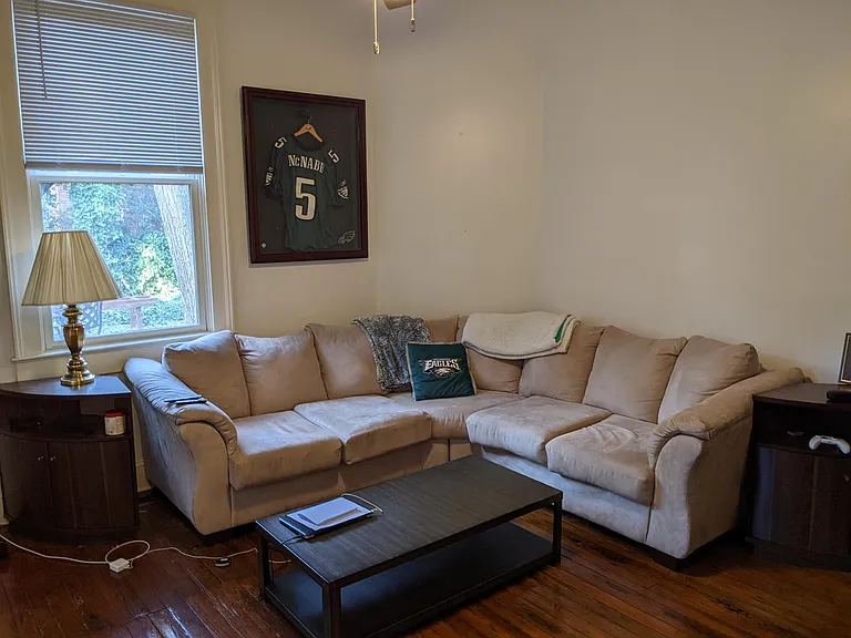 420 Warren Cres #1 — Photo 6
