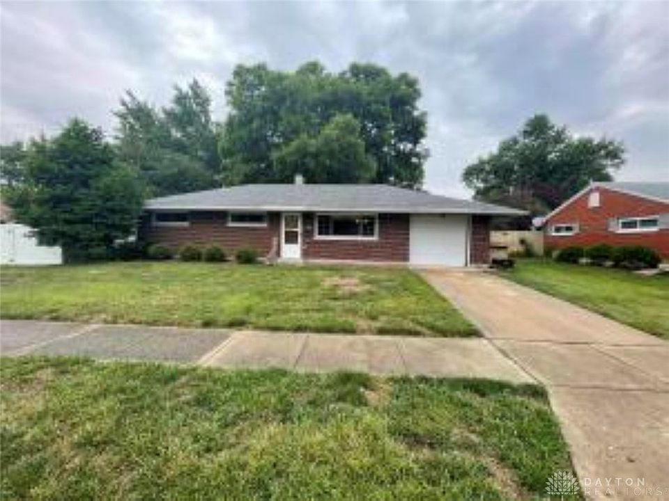 1st image of 4667 Longfellow Ave