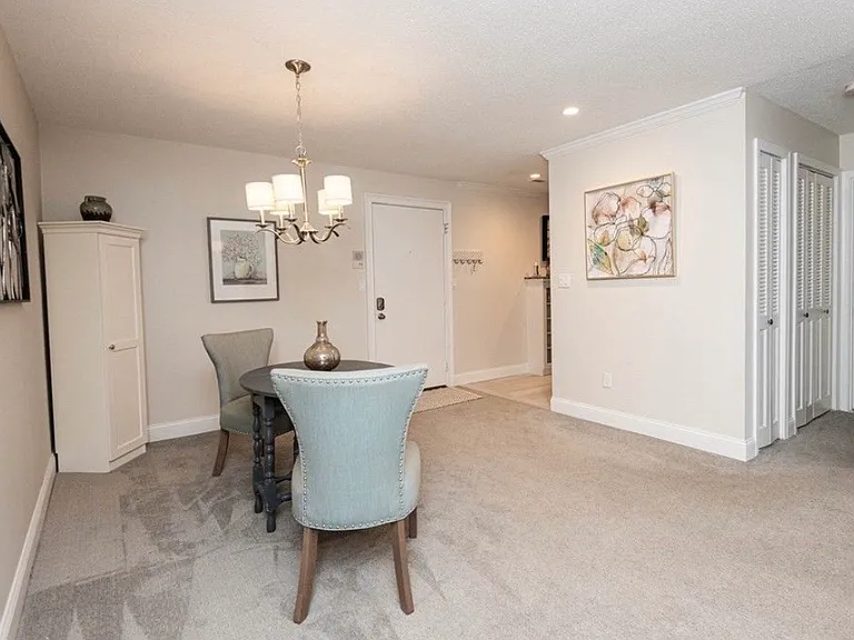 1 Greenbriar Dr #305 — Photo 5