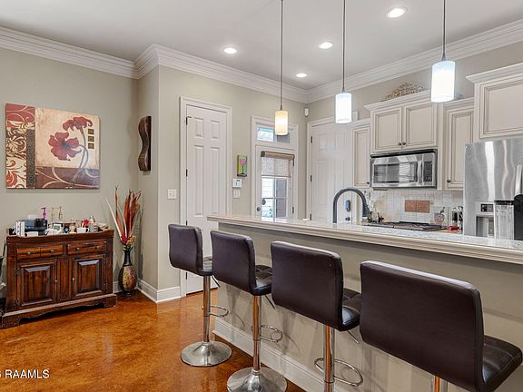 5th image of 111 Villa Park Ln