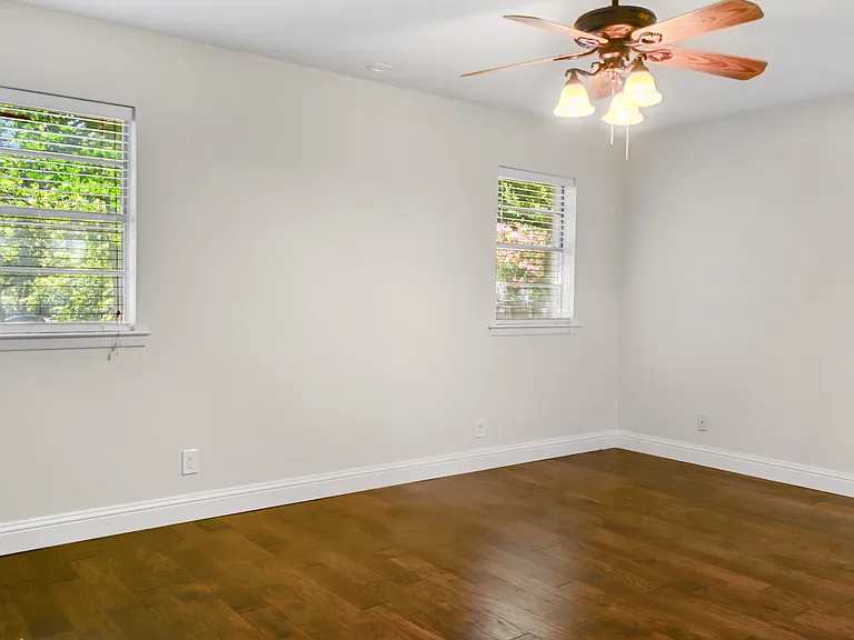 613 Overland Trl — Photo 6