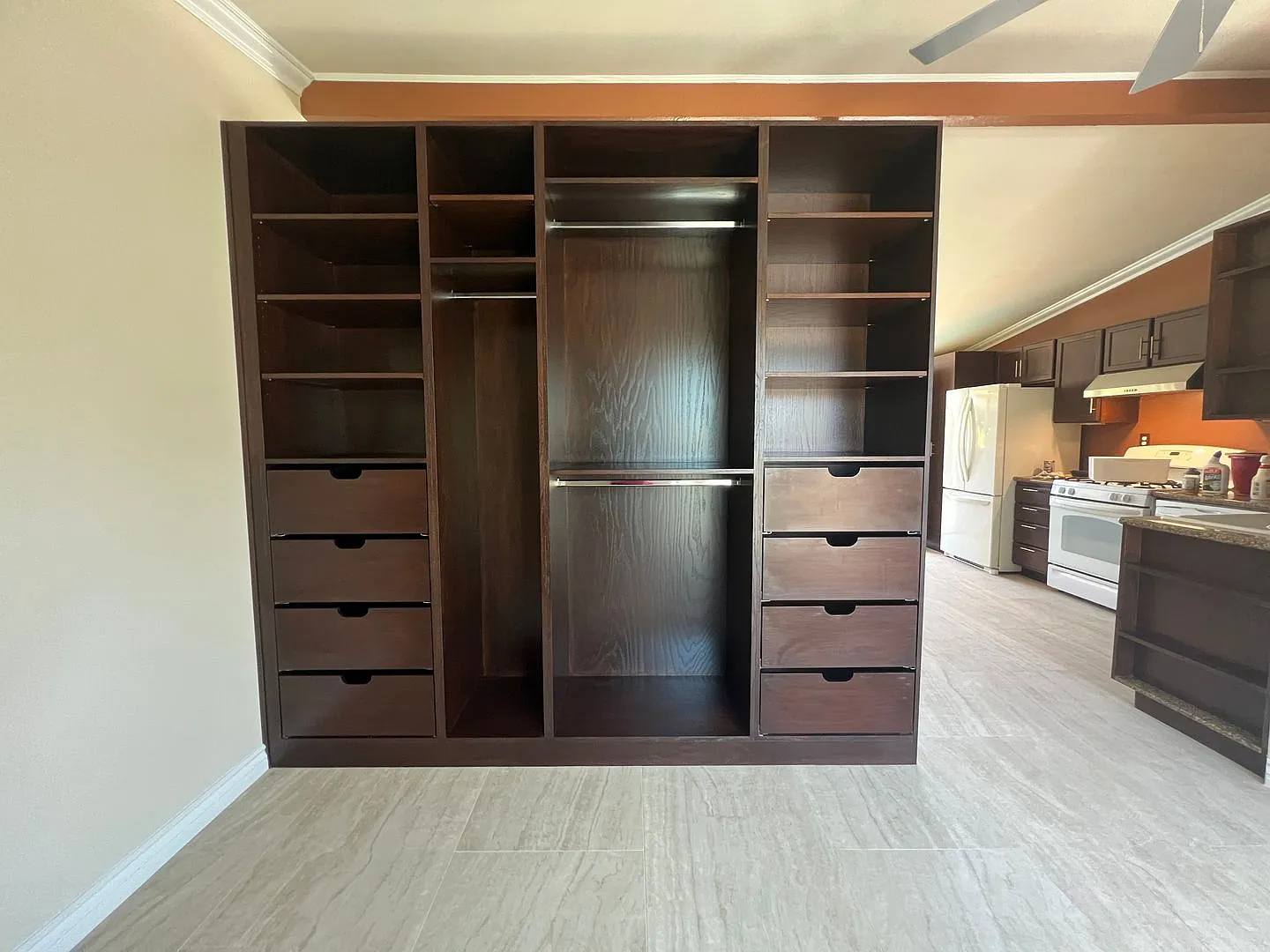 Carriage Unit on a Cul de Sac with pool access — Photo 4