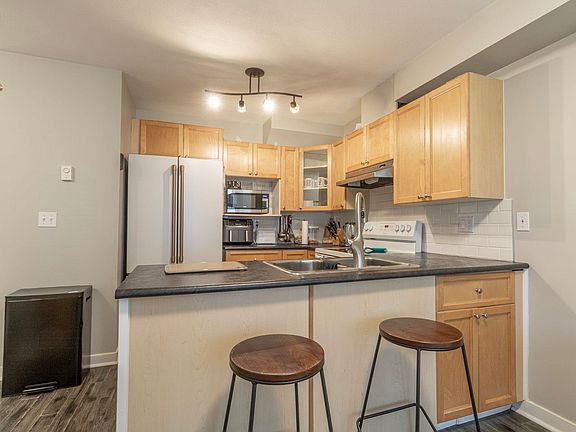 5th image of 12099 237th St #84