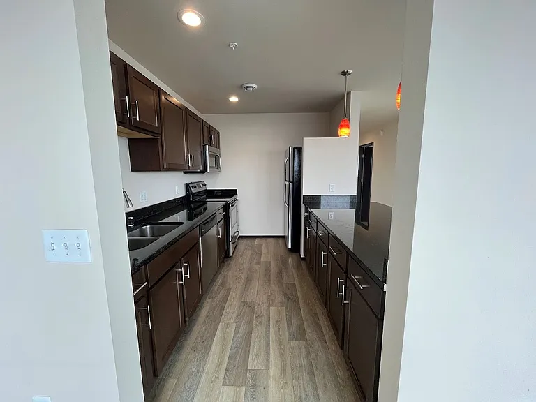 Galaxie High Rise Apartments — Photo 138