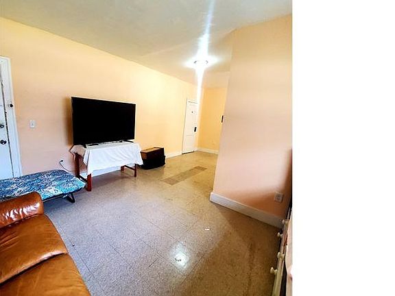 5th image of 1361 NW 4th St #6