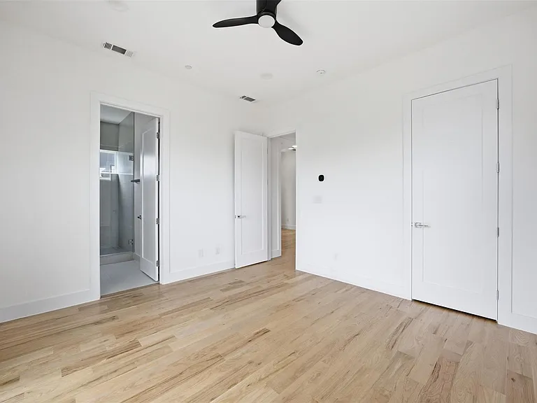 4605 Belmont Ave #2 — Photo 22