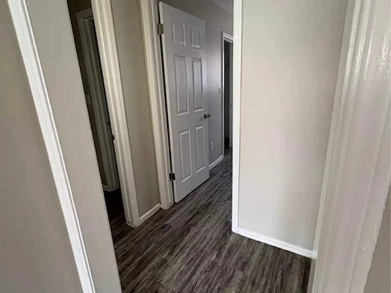 Fairway Apartments — Photo 15