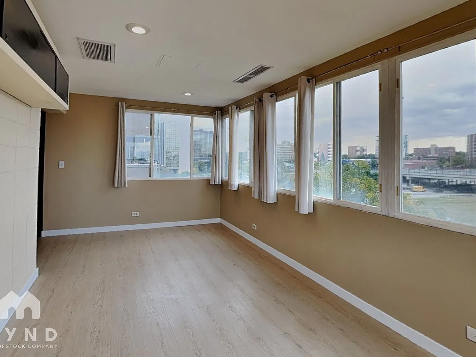 2 bed, 2.0 bath, 1395 sqft, $2,250 — Photo 4