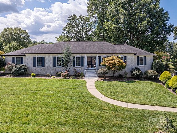 2nd image of 2511 Stradford Dr