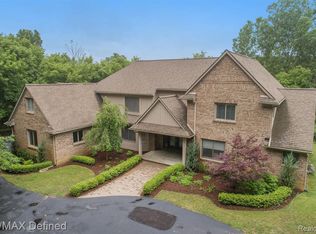 4935 Mill Creek Ct, Rochester, MI 48306
