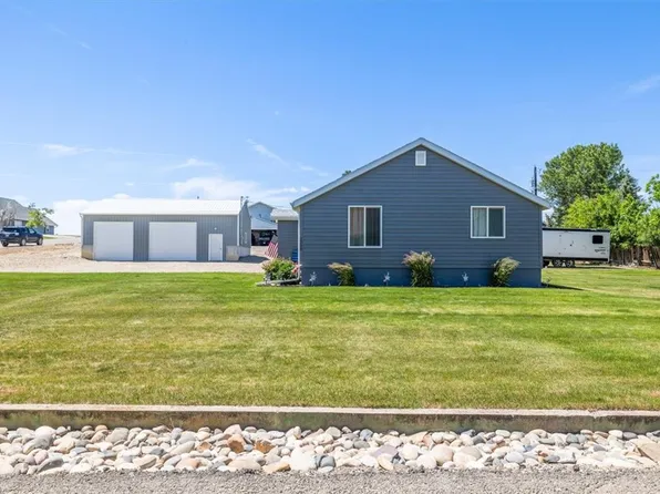 1005 4th St W, Roundup, MT 59072