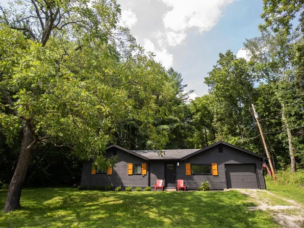 9676 Hooper Rd, Athens, OH 45701