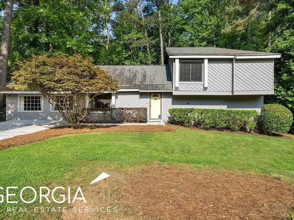 370 Mary Erna Dr, Fairburn, GA 30213