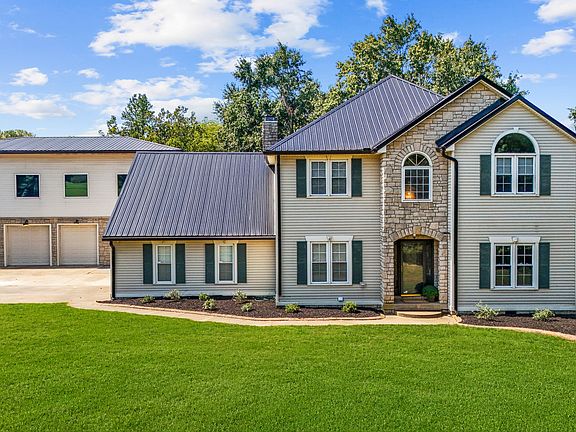 2nd image of 105 Amy Ln