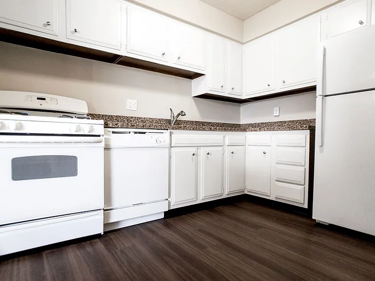 Coppertree Apartments — Photo 24