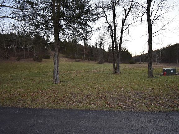 4th image of 537 Saddlebrooke Dr