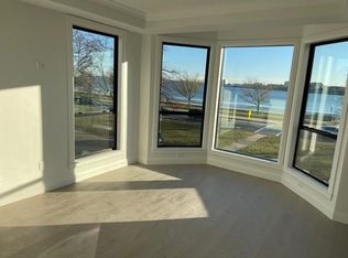 1430 Columbia Rd #3F, Boston, MA 02127