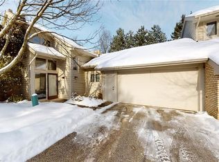 3 Colby Ct, Beachwood, OH 44122