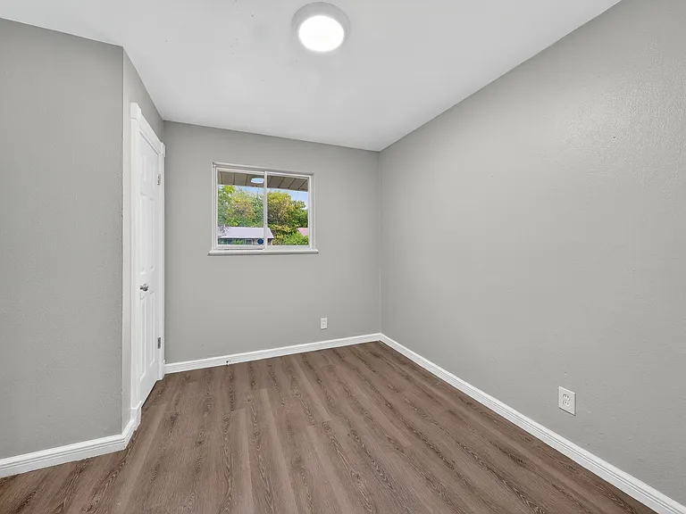 120 McAlpine Dr — Photo 22