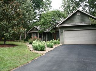 364 Donna Ln, Fairview, NC 28730