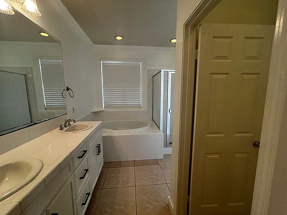5th image of 5970 Anita St