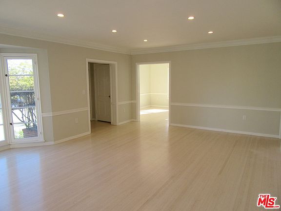 2nd image of 437 Shirley Pl APT A