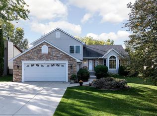 4551 River Bend Pl, Savage, MN 55378