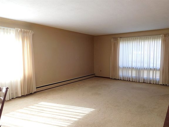 5th image of 426 Norway St