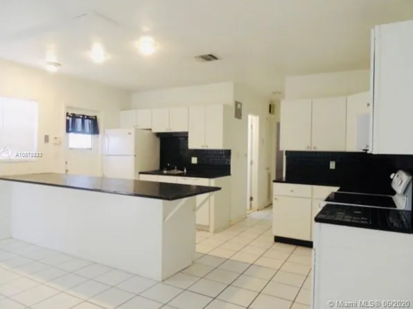 1106 NE 17th Ter #1-2, Fort Lauderdale, FL 33304