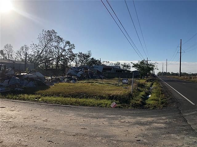1st image of 2529 Dolphin Dr