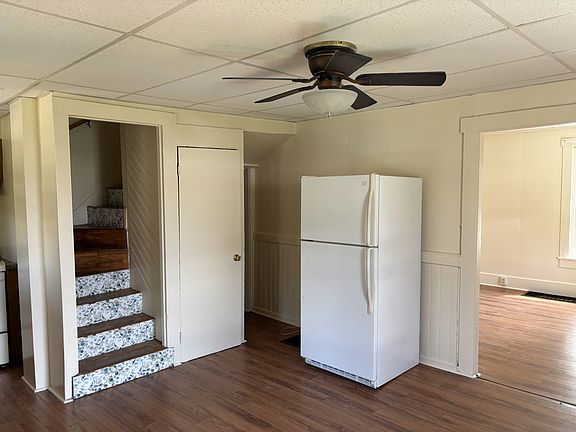 2nd image of 22 W 1st Ave