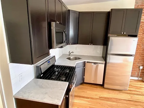 149 Grand Street image 3 of 12