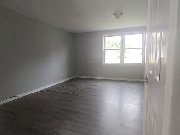 3rd image of 101-111 Blackmore St #107