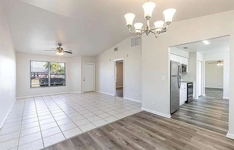 4140 SW 6th Ave — Photo 4