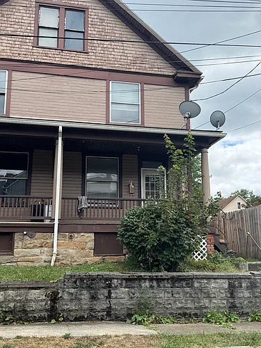 32 Clover St Photo 1