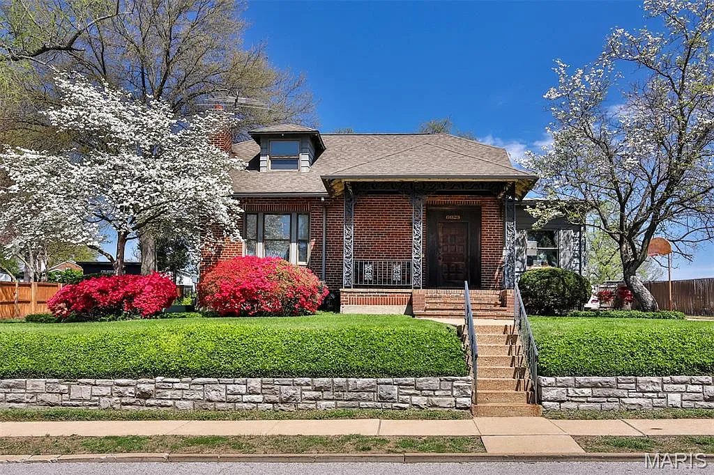 8823 Pine Ave photo 1