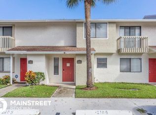 2105 Wharf Ln, Greenacres, FL 33463