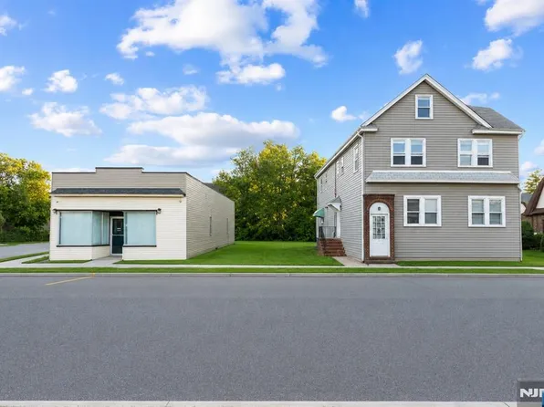 69-71 Mehrhof Rd, Little Ferry, NJ 07643