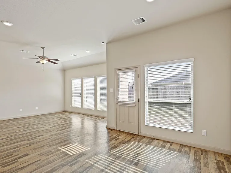 5207 Corbridge Glen Ct — Photo 14