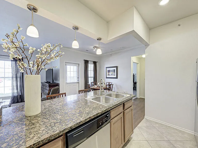 Riverhorse Ranch Apartments II — Photo 15