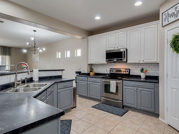 4th image of 10924 N 162nd Ln