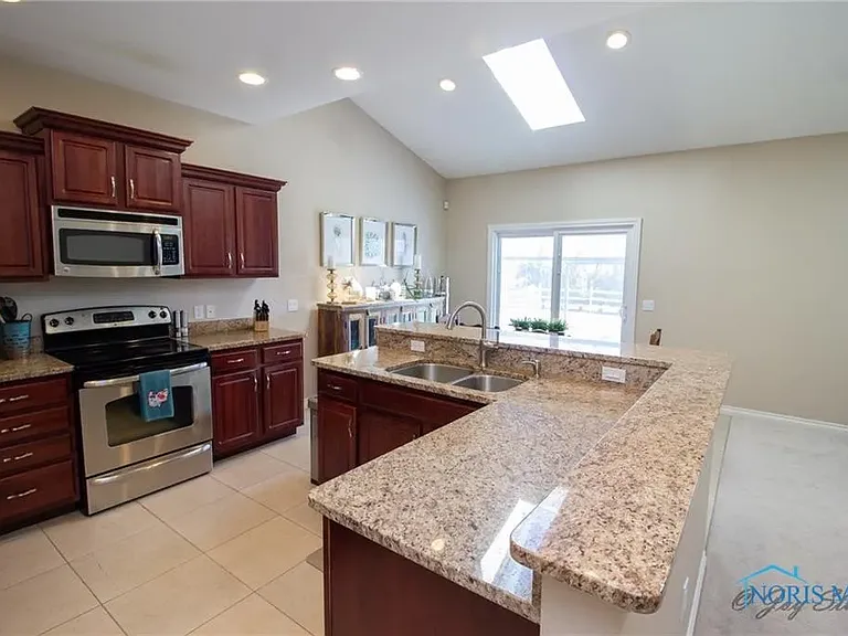 1544 N Redhawk Dr — Photo 7