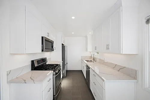 2828 State St Photo 1