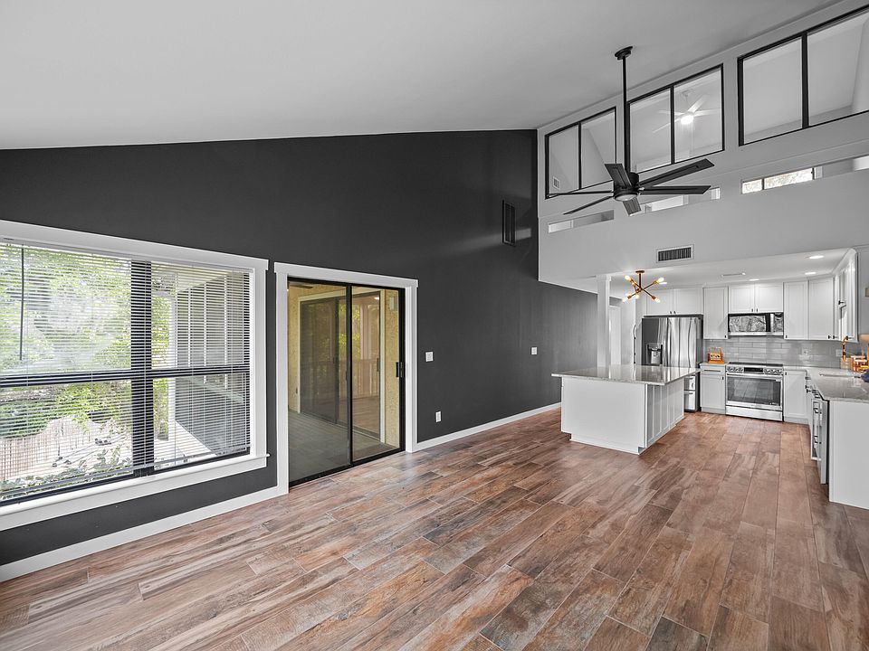 1st image of 300 Yacht Club Dr Unit 18