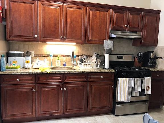 2nd image of 2067 38th St APT B2
