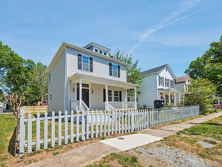 512 Bancroft Ave — Photo 2